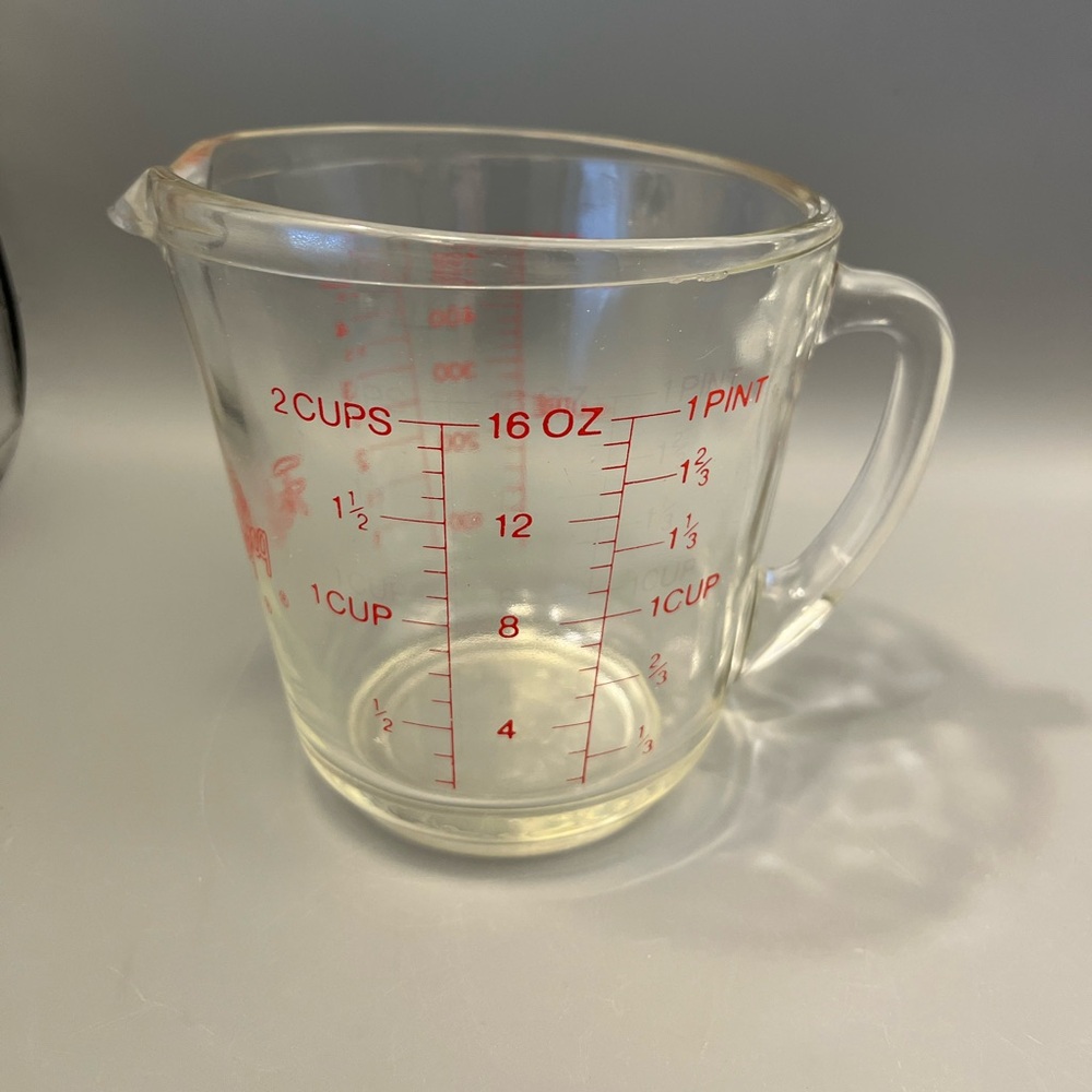 Vintage Fire King #498 Anchor Hocking 2 Cups Glass Measuring Cup D Handle USA